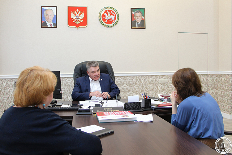 Врио ректора Ильшат Нуриев: «Одно из стратегических направлений сегодня — интернационализация образования»