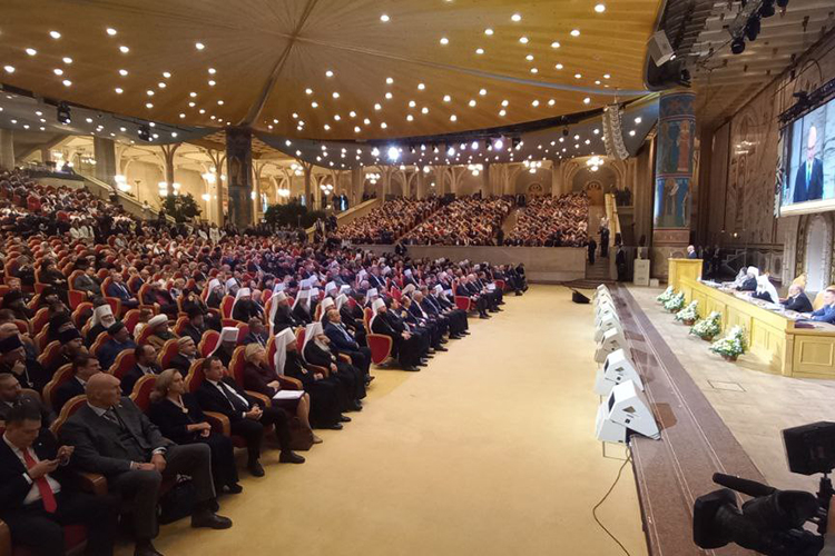 Патриарх начал свое выступление с объяснение дилеммы о том, как можно участвовать в боевых действиях, если одна из основополагающих христианских заповедей гласит «не убий»