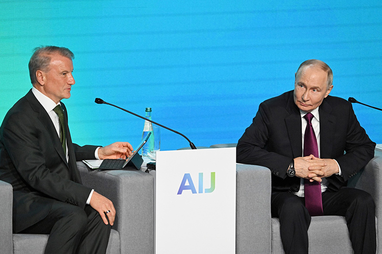 Греф сообщил, что Сбер работает совместно с «Роскосмосом» над созданием помощника космонавта