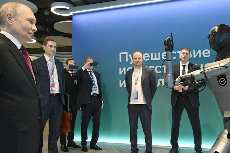 «Нужен реальный штаб руководства отраслью»: Путин велел усилить внедрение ИИ
