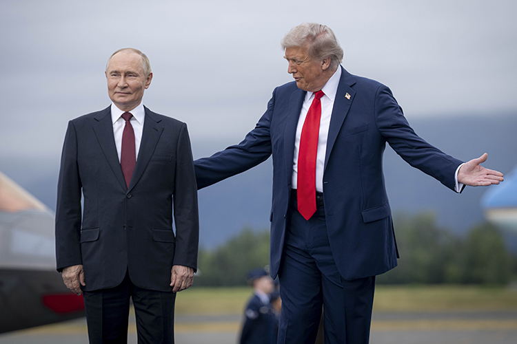 Портал Axios сообщил, что команда Трампа ведет закрытые консультации с Москвой по поводу нового мирного плана