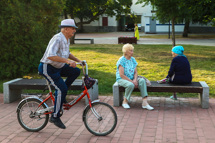 «Что нам мешает дожить до желаемых нацпроектом 80 лет? Болезни системы кровообращения, новообразования. Наибольший вклад вносят именно БСК, из-за этих болезней конкретно мы не доживаем 10 лет, новообразования отнимают у нас 4,7 года жизни»