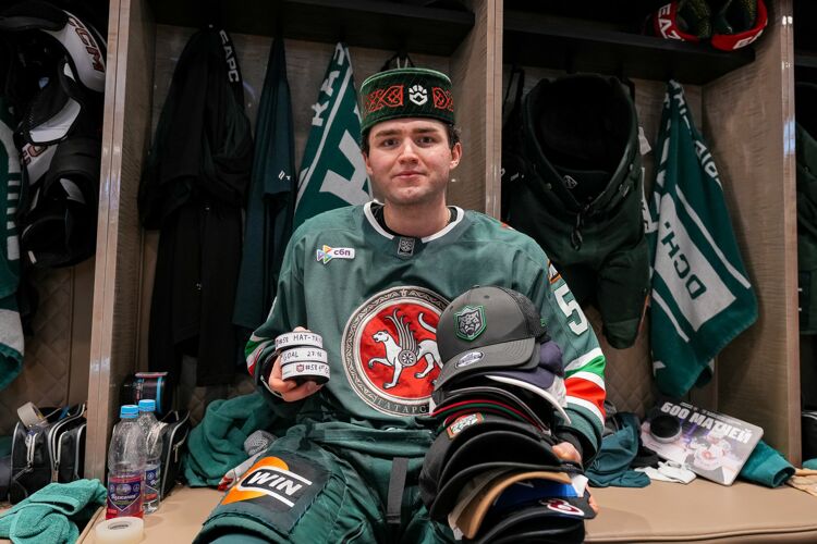 КХЛ признала хоккеиста лучшим игроком месяца