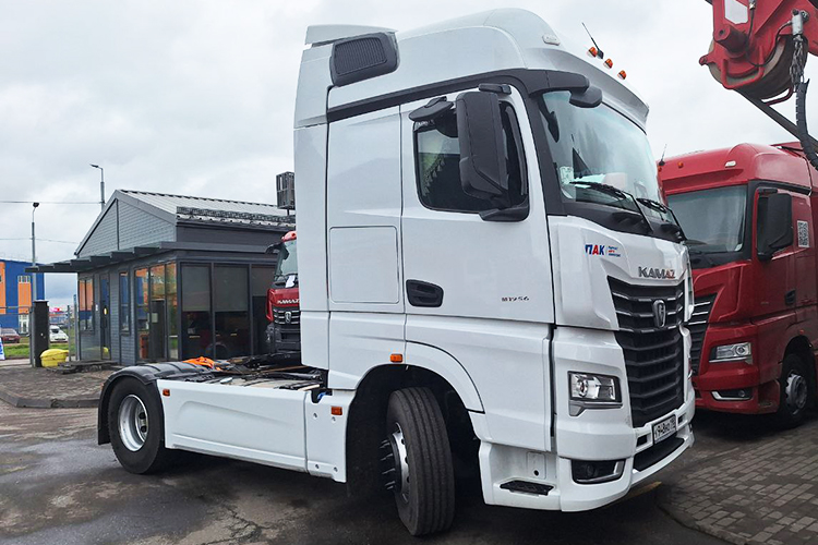 Завод из Набережных Челнов презентовал «мертвому» рынку автомобиль новейшего поколения К5+