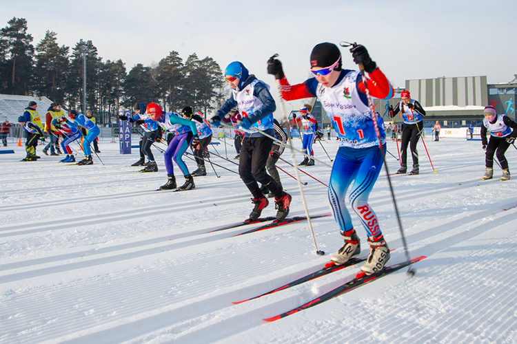 Уже сейчас начинают работу по подготовке. Кроме того, в этом году в рамках проекта «Спорт у дома» состоятся мастер-классы по обучению катанию на коньках и лыжах