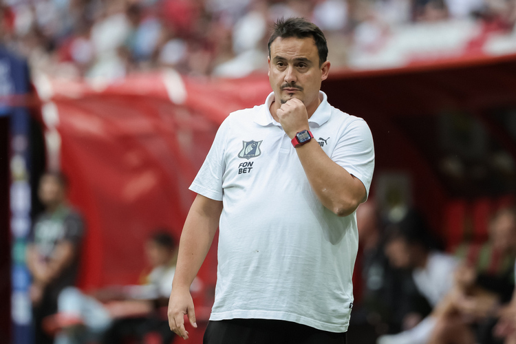 «Ради, что болельщики увидят представителя РПЛ» (на фото — главный тренер «Ростова» Джонатан Альба)