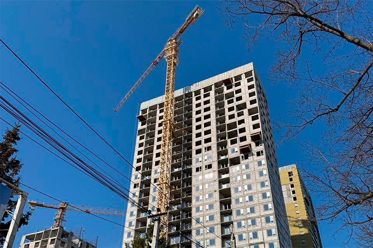 220 квартир за 1,8 млрд рублей продал московский ПИК — это 1-е место. За минувшие 9 месяцев компания в среднем ежемесячно продавала по 140 квартир, а тут сразу свыше 200