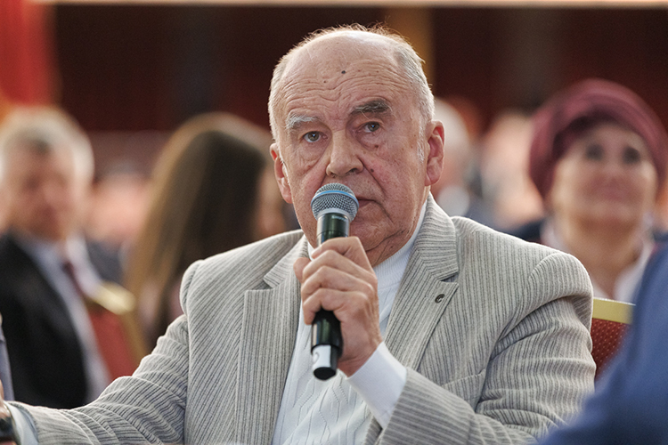 «Важно, чтобы регионы учились друг у друга, находили новые подходы. Нельзя застаиваться», — наставлял председатель правления ТПП РТ Шамиль Агеев