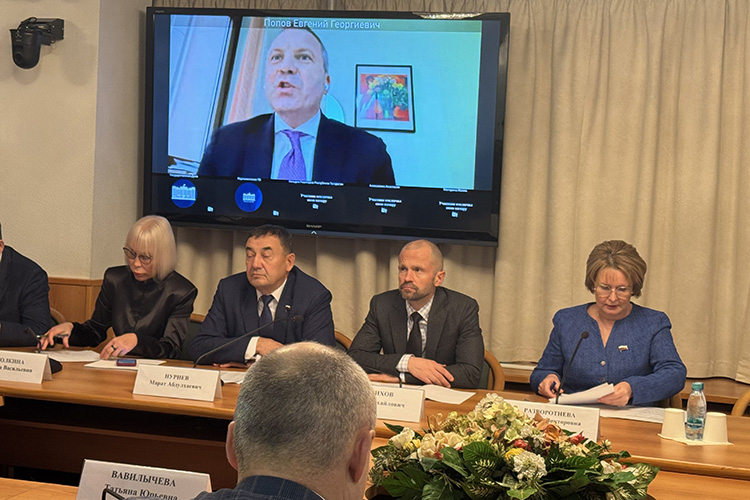 Депутат Госдумы Евгений Попов