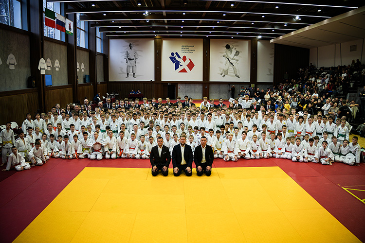 В этом году организаторы увеличили длительность проведения турнира до двух дней и привлекли участников из других стран, что уже оценили в Министерстве спорта РТ