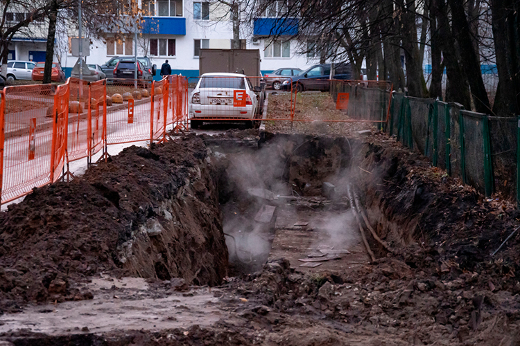 Износ сетей люди уже видят вживую — это проявляется отключением воды, провалами на дорогах, постоянным ремонтом канализации