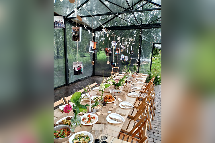 «Как ивент-глэмпинг мы проводим ретриты, занятия по йоге, мастер-классы, дни рождения, девичники»