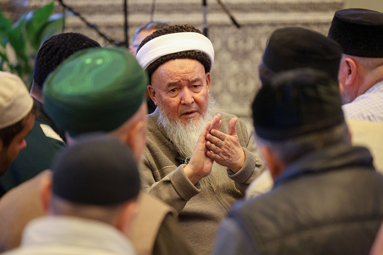 Потомок пророка Курбанали Ахмедов: «Материальность ставим выше духовности – это и есть ахыр заман»