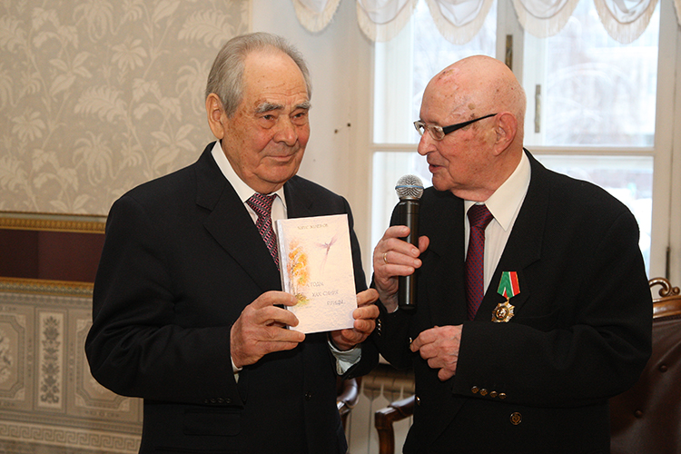 В 2017 году на праздновании 90-летия Железнова государственный советник РТ Минтимер Шаймиев вручил ему орден «За заслуги перед Республикой Татарстан»