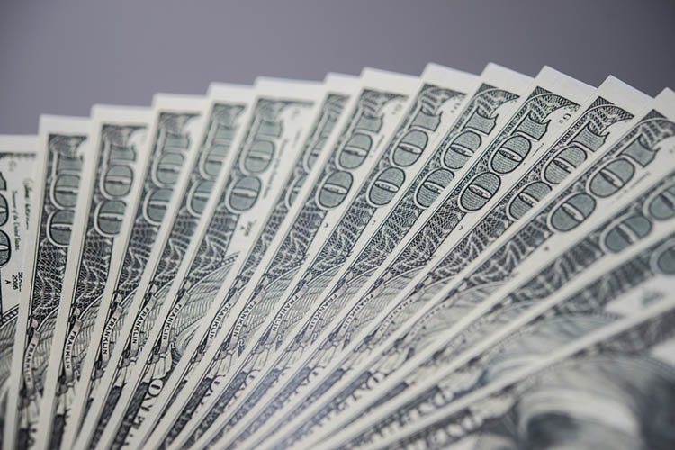 «Сущность мирного плана состоит в двух пунктах. Останавливает ли российская армия боевые действия и кто делит российские 300 миллиардов долларов между собой?»