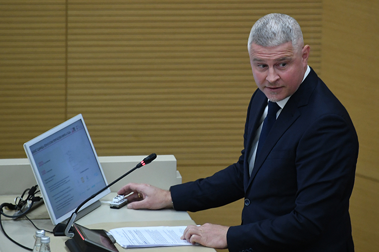 На заседании совета директоров «Татнефтехиминвест-холдинга» управляющий директор АО «ГМС Процессинг Текнолоджис» (Москва) Денис Пестов представлял новое производство технологических насосов в Казани