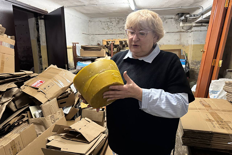 На базе гимназии с мая 2022 года был создан волонтерский отряд из неравнодушных учеников, родителей и учителей — собирают гуманитарную помощь, закупают технику, пишут письма