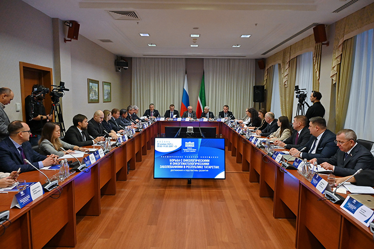 По словам главного врача РКОД Ильгиза Хидиятова, только в 2024 году 9 центров амбулаторной онкологической помощи пропустили через себя 335 тыс. пациентов с подозрением на онкологию