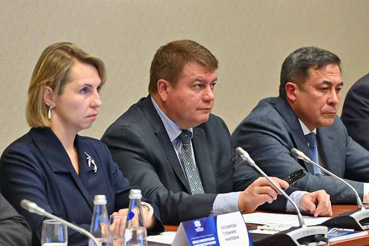 Эдуард Нагуманов: «Эзофагогастродуоденоскопия (ЭГДС) проводится раз в 45 лет. Это насмешка над скринингом! А ему необходим не просто больший охват популяции (не менее 70 процентов), но и регулярность не менее раза в два года»