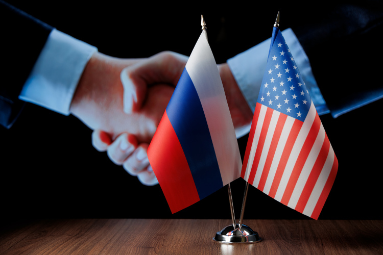 Сам факт утечки, по мнению авторов канала, говорит о том, что существует группа акторов, которым невыгодно сближение позиций России и США