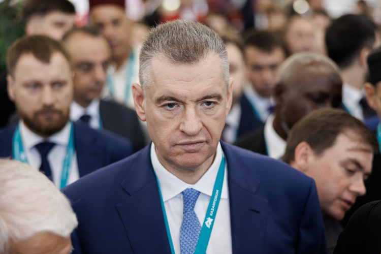 Рассказывают, что о месте от Татарстана для своей партии лично договаривается лидер ЛДПР Леонид Слуцкий