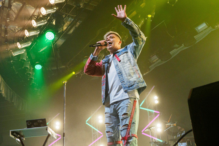 За народного артиста Башкортостана Элвина Грея (Радик Юльякшин) нужно будет отдать 1,5 млн рублей, если речь идет о почти полуторачасовом выступлении на новогоднем корпоративе