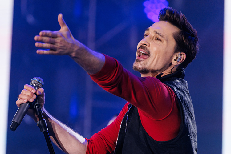 По 8 млн стоят выступления на новогоднем празднике Димы Билана и Сергея Лазарева