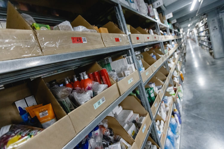 На позитивные перемены надеются опрошенные изданием селлеры: они не спешат покинуть площадку в надежде на трафик и продажи