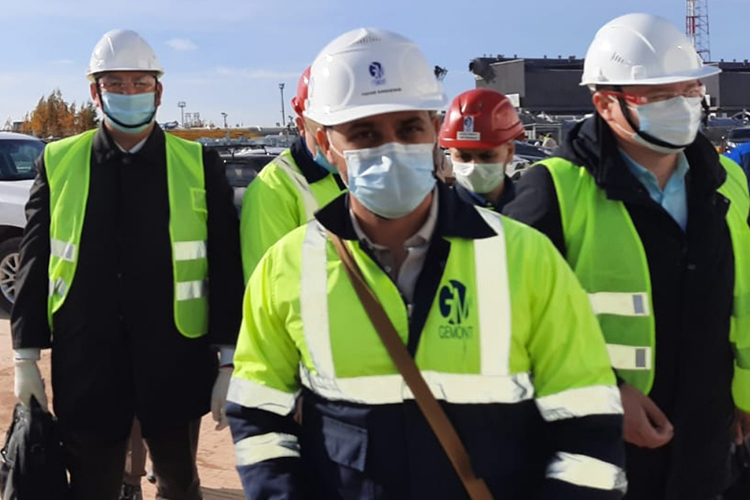 Стоит отметить, что иск «Гемонта» к НКНХ при лучших (для строительной компании) раскладах приведет к взаимозачету.