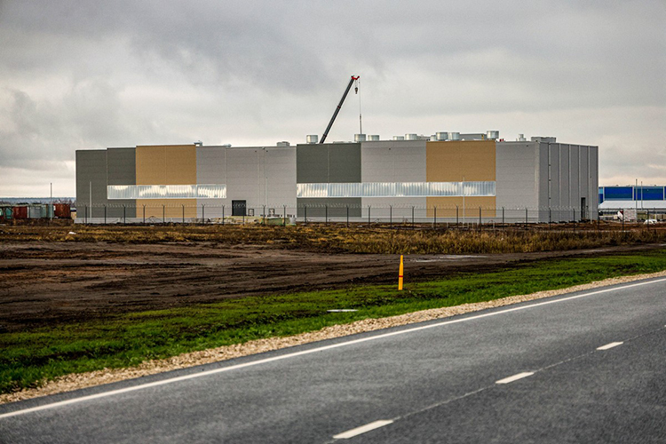 В Лаишевском районе ООО «Сафдекор» достраивает завод мощностью 10 тыс. т продукции в год. За молодой и малоизвестной компанией, как выяснил «БИЗНЕС Online», скрываются влиятельные покровители