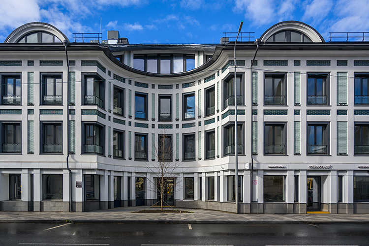 ЖК «Светский», где реализовали эркер во всю высоту дома