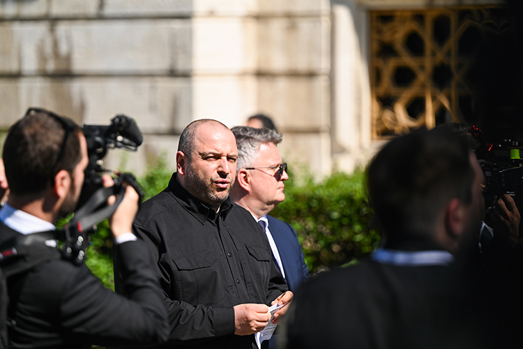 «У самого Умерова в США семья, сам он туда неоднократно летал. Думаю, Умеров рассказал американцам все, что знает»