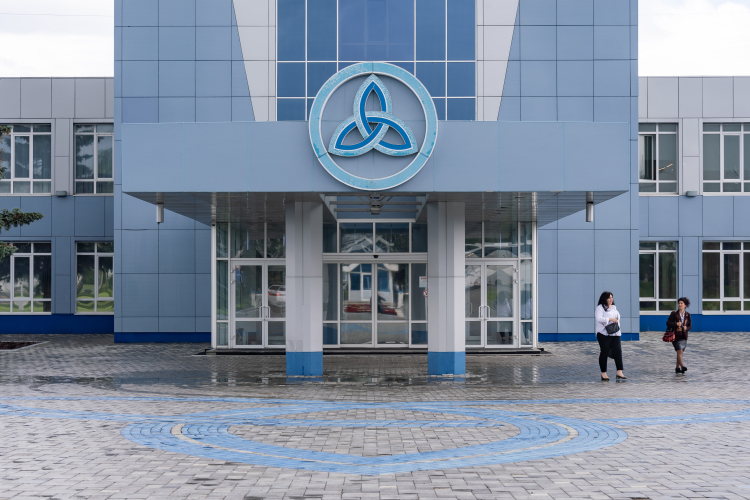 Если в I квартале НКНХ отобразил 19,8 млрд рублей в виде чистой прибыли, то уже в II квартале 2025-го показатель прибыли снизился по сравнению с аналогичным периодом прошлого года более чем в 8 раз (!) до 1,9 млрд рублей