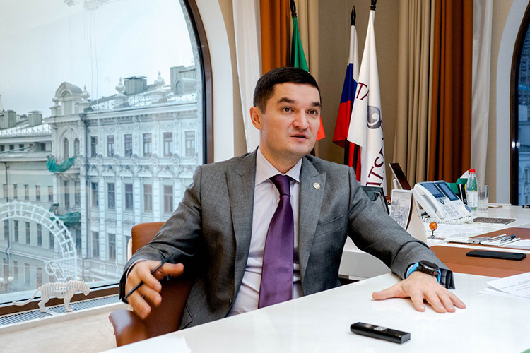 Ирек Миннахметов добился стопроцентного охвата продукцией всех регионов России, и в итоге в 2015 году «Татспиртпром» стал лидером по производству водки в РФ