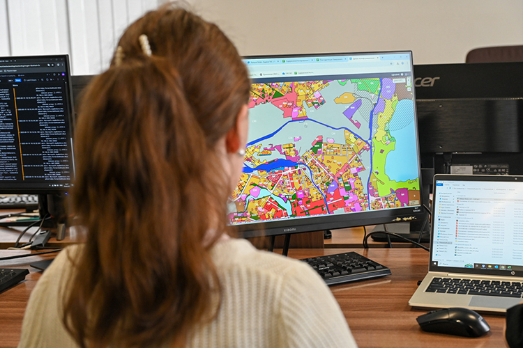 «По каждому критерию цифровизации действует светофор: красный — регион не соответствует, желтый — есть к чему стремиться, зеленый — все в порядке»