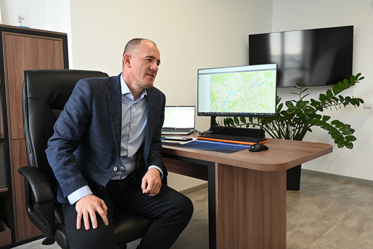 «Борьба за кадры не останавливается — гиганты вроде Сбера и других банков «пылесосят» рынок труда, часто предлагают необоснованно завышенные зарплаты»