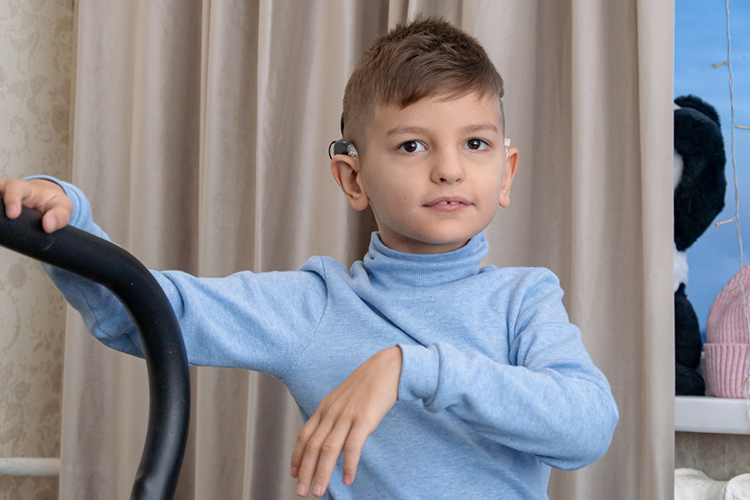 Научить слышать и говорить в 6 лет