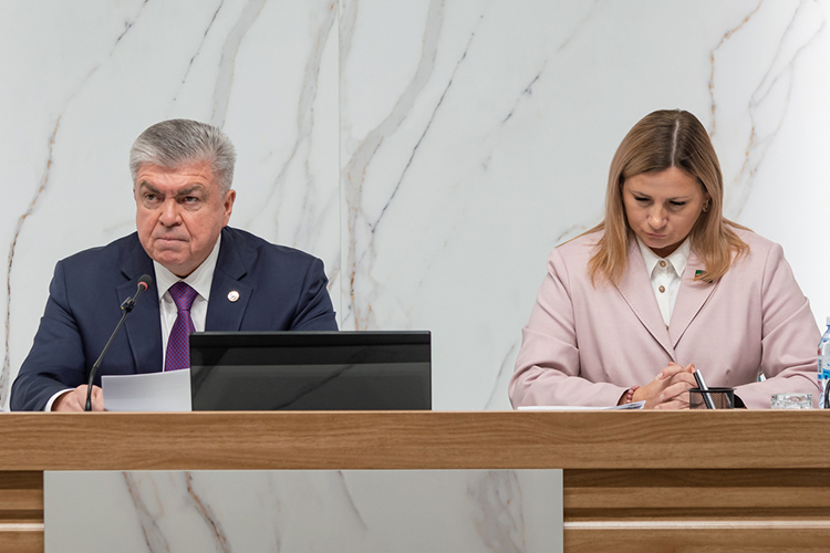 Мэр города Магдеев резко высказался о словах Гурьевой касательно алкограда. «Набережные Челны никакой не алкоград, Татьяна Ивановна!» — сказал он