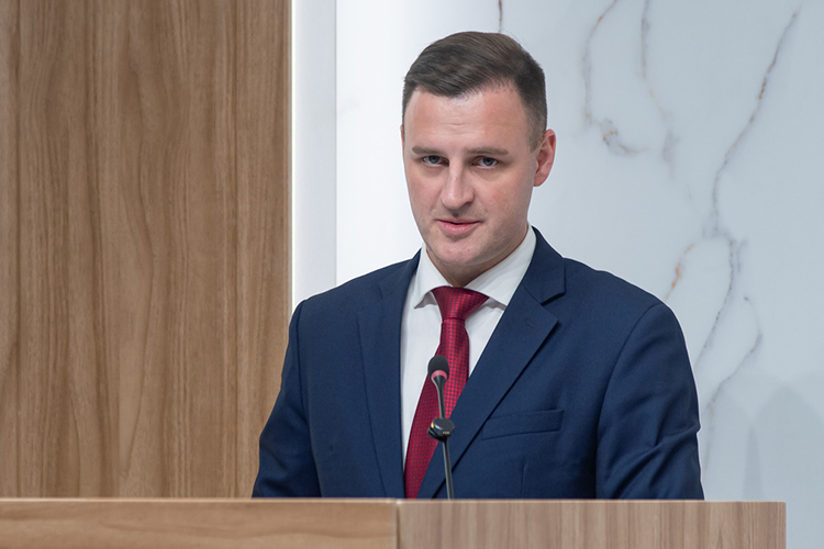 Директор ООО «Предприятие автомобильных дорог» (ПАД) Илья Черкашин