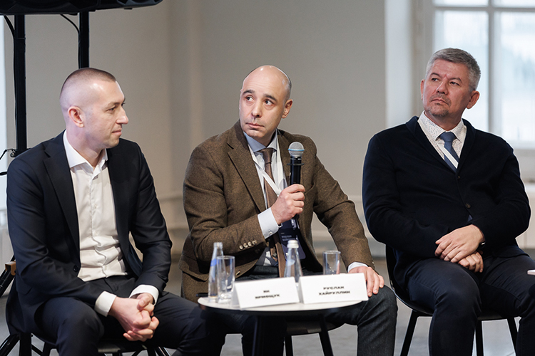 Руслан Хайруллин (в центре): «В столице РТ сейчас можно делать и коммерческую, и опережающую инфраструктуру. Последняя может располагаться уже не в центре»