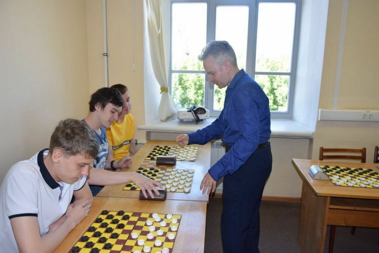 «В выходные, когда настроение было, мог 50-100 задачек решить»