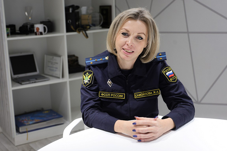 «Изначально я просто хотела получить хороший, качественный юридический опыт. А уже погрузившись в эту сферу, я поняла, что мне это близко, мне это понятно, мною это любимо», — рассказала о своем профессиональном пути Самойлова