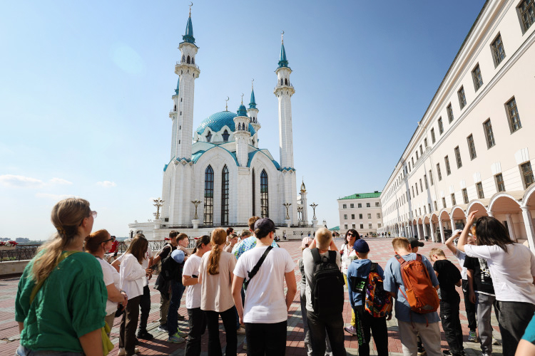 По данным Росстата, Приволжский федеральный округ за 8 месяцев этого года принял 8,4 млн туристов