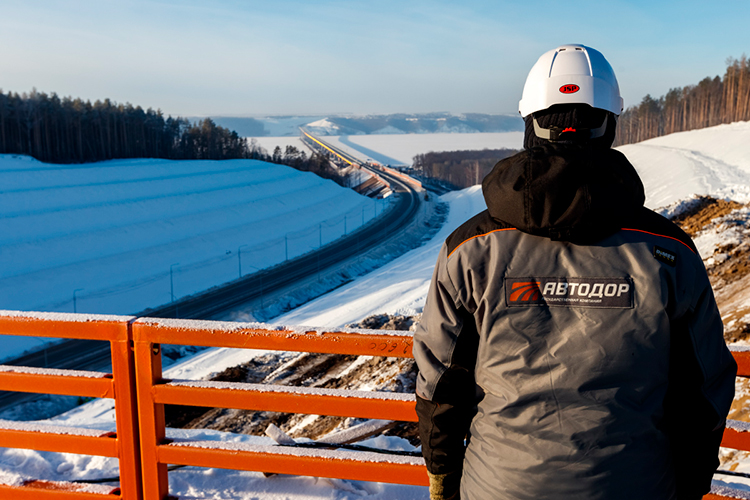 «Миннуллину инкриминируется просто невозврат аванса в ООО «СК «Автодор», — указал Некрасов. Из этого, по его словам, логически следует, что ущерб может быть причинен только «Автодору», но в компании, напомнил он, заявили, что с «Волгадорстроем» у них никаких долгов нет