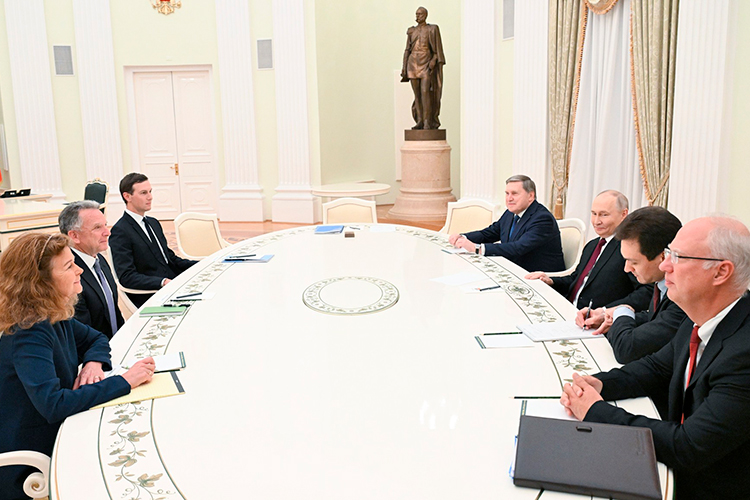 Политолог Юрий Баранчик обращает внимание, что после переговоров Владимира Путина и спецпосланника президента США Стива Уиткоффа в западных СМИ не было утечек их содержания