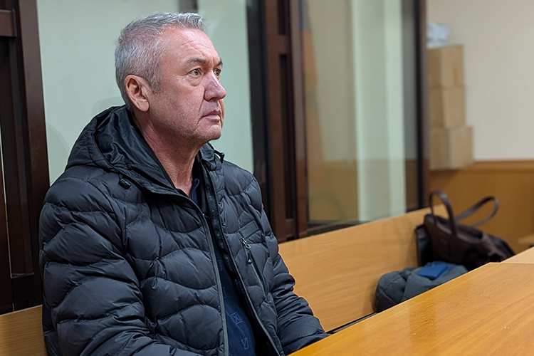 Оказалось, что у Айрата Миннуллина, по сути, нет никакого имущества — все оно принадлежит его супруге Светлане Миннуллиной.