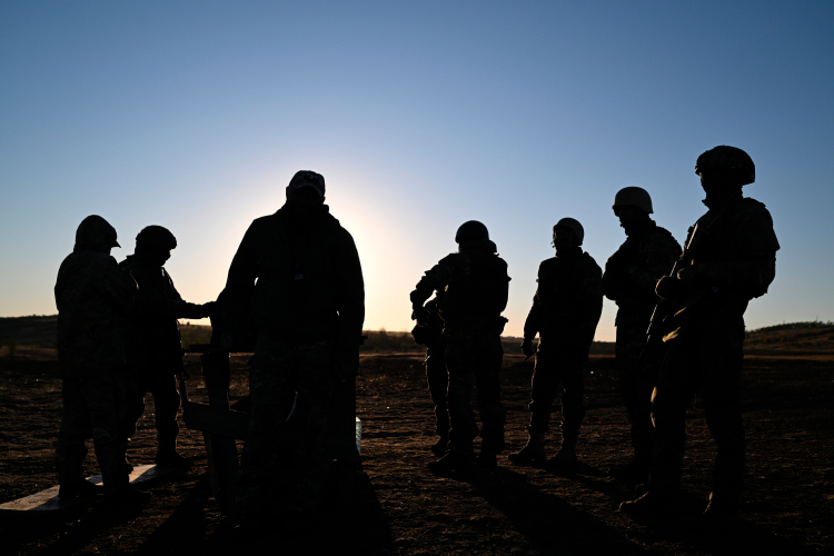 «Главной преградой для ВС РФ остается река Гайчур, за которой расположены укрепления второй линии обороны киевских войск. Однако на севере ВС уже вышли за данную линию, в районе населенных пунктов Братское, Андреевка и Остаповское»