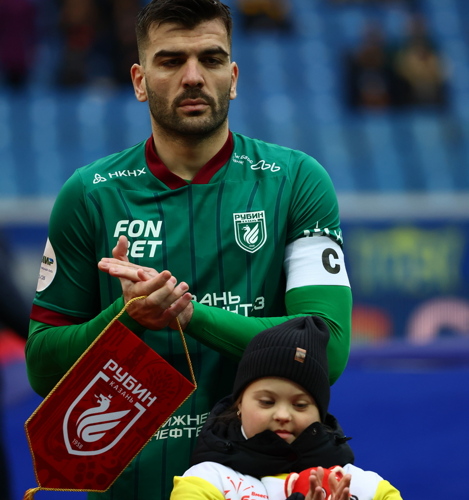  Игор Вуячич смазал пенальти на 87-й минуте 