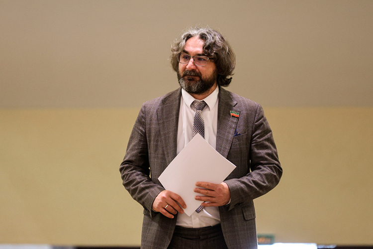  Ильгиз Зайниев 