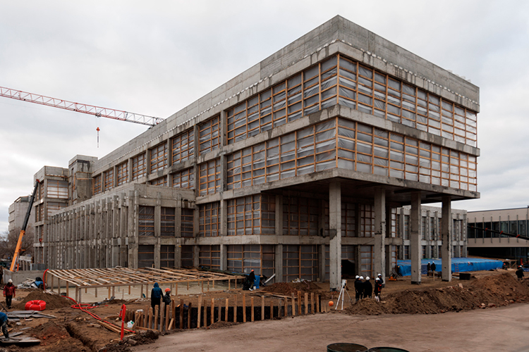 В марте будущего года в Казани завершат реконструкцию ЦУМа — торговый центр превратят в центр уникальных мастеров. В Татарстане нашли 464 ремесленника, им предлагают трехлетние «арендные каникулы», но будет сервисный сбор